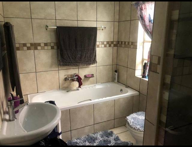 4 BEDROOM HOUSE FOR SALE IN ALBERTON NORTH